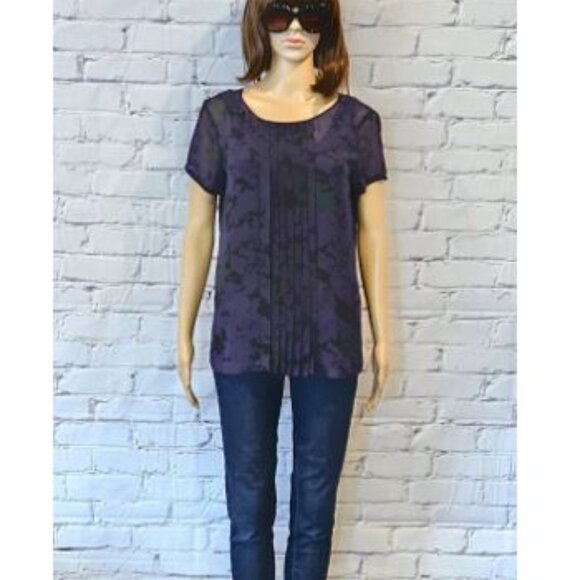 ANN TAYLOR, The Loft - Beautiful sheer navy/purple short sleeve floral blouse - Picture 4 of 13